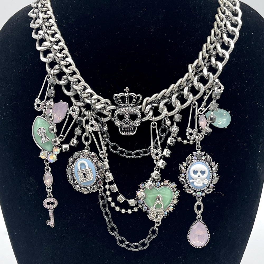 Hard to find vintage Betsy Johnson necklace